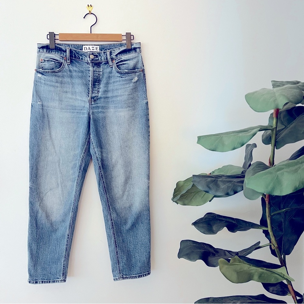 DAZE Original High Rise Mom Jeans Size 29